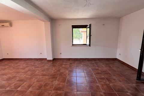 Istria, Visignano, casa con piscina + terreno edificabile