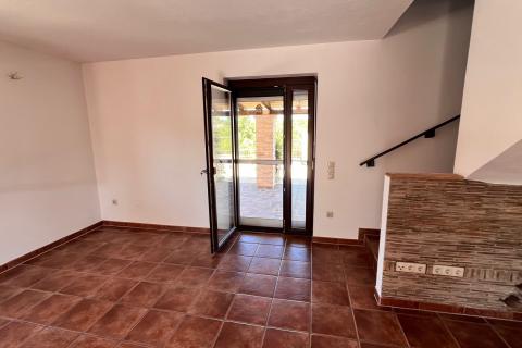 Istria, Visignano, casa con piscina + terreno edificabile