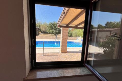 Istria, Visignano, casa con piscina + terreno edificabile