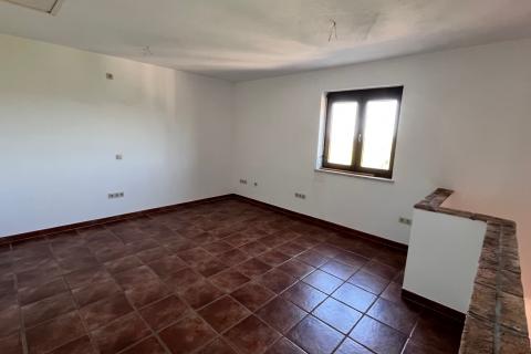 Istria, Visignano, casa con piscina + terreno edificabile