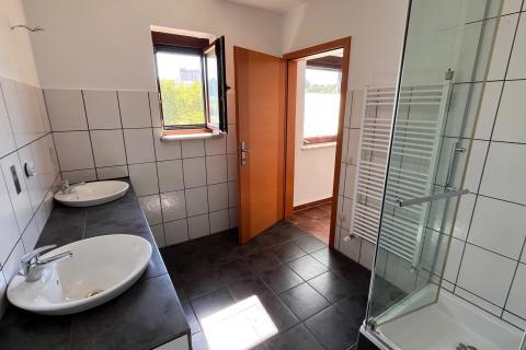 Istria, Visignano, casa con piscina + terreno edificabile