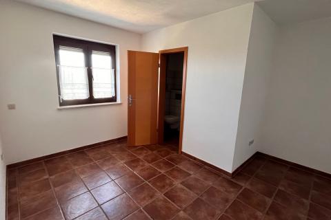 Istria, Visignano, casa con piscina + terreno edificabile