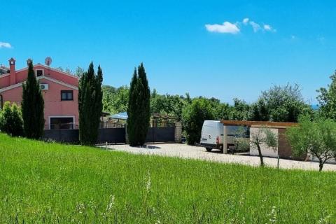 Istria, Visignano, casa con piscina + terreno edificabile