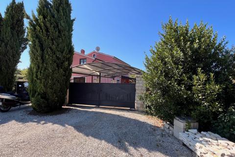 Istria, Visignano, casa con piscina + terreno edificabile