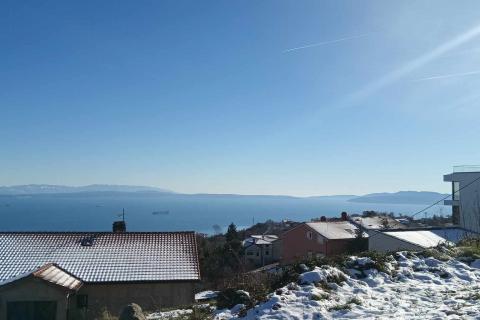 Matulj, Bregi - teren s pogledom