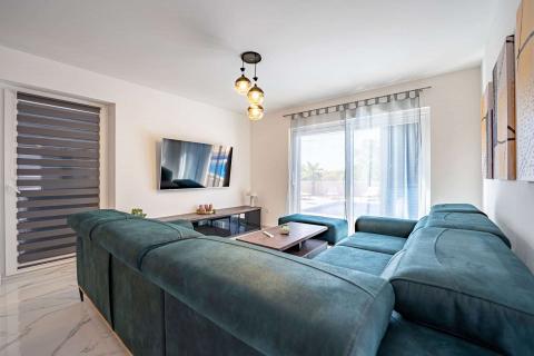 OTOK KRK,DOBRINJ moderna villa sa bazenom 