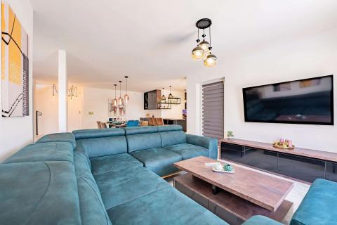 OTOK KRK,DOBRINJ moderna villa sa bazenom 