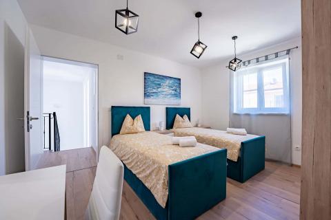 OTOK KRK,DOBRINJ moderna villa sa bazenom 