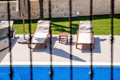 OTOK KRK,DOBRINJ moderna villa sa bazenom 