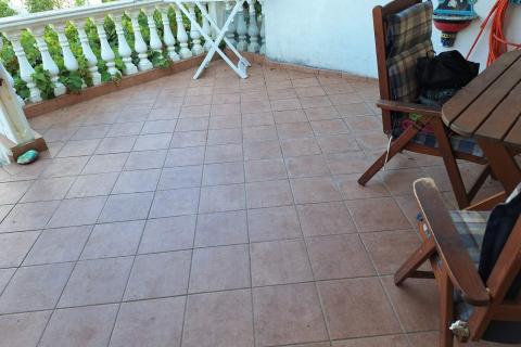 Baška - kuća u nizu 60m2, okućnica