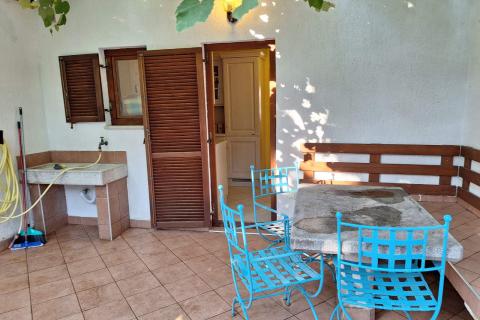 Baška - kuća u nizu 60m2, okućnica