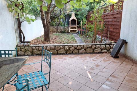 Baška - kuća u nizu 60m2, okućnica