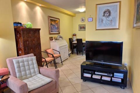 Baška - kuća u nizu 60m2, okućnica