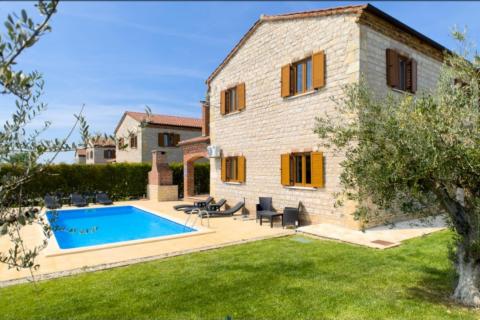 Istra, Juršići – kamnita vila z bazenom