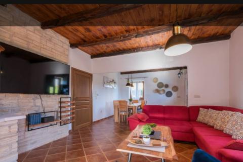 Istra, Juršići – kamnita vila z bazenom