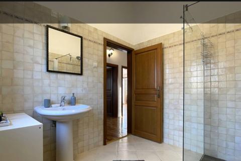 Istra, Juršići – kamnita vila z bazenom