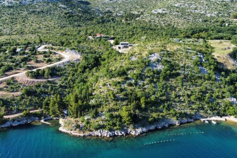 Starigrad Paklenica - vila, garaža, bazen, igralište, osama