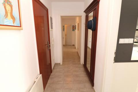 POREČ-stan s privatnim bazenom