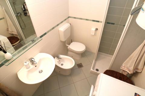 POREČ-stan s privatnim bazenom