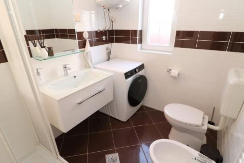 POREČ-stan s privatnim bazenom