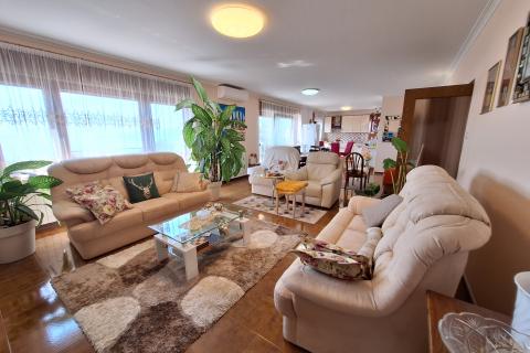 Дом Rubeši, Kastav, 362m2