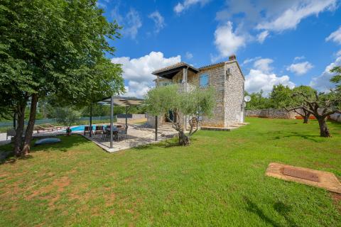 Poreč, okolica, šarmantna istarska kamena kuća sa bazenom