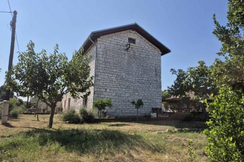 Istra, Kanfanar jedinstvena željeznička kuća