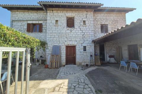 Istra, Kanfanar jedinstvena željeznička kuća