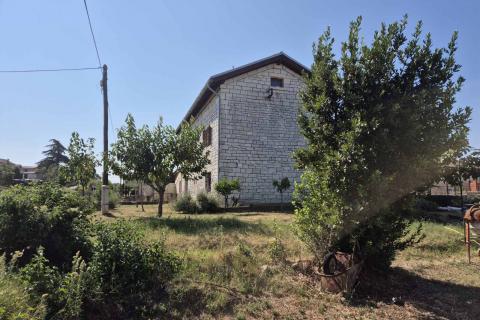 Istra, Kanfanar jedinstvena željeznička kuća