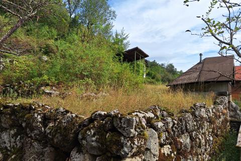 UČKA - ruševina u parku prirode