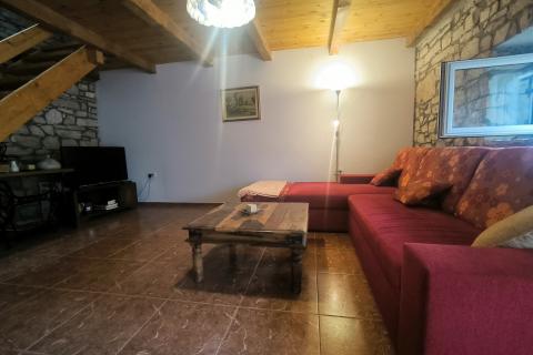 ISTRA, MARČANA - kuća s dvorištem