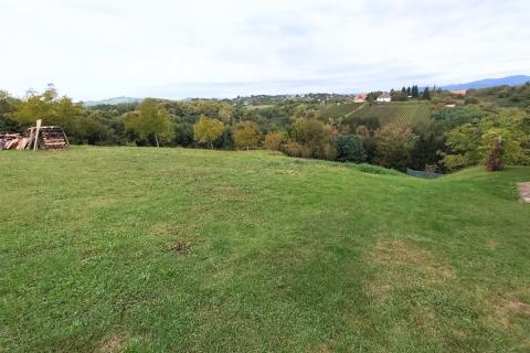 Ozalj; Vrhovac - građevinsko zemljište 3600 m2 blizina Kupe