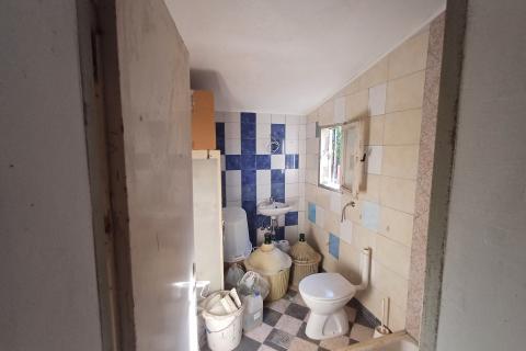 Istra, Marčana - gospodarski objekt na zemljištu od 12000 m2