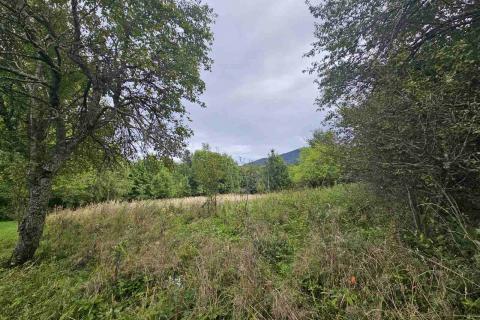 Baugrundstück mit Ruine in Kupjak