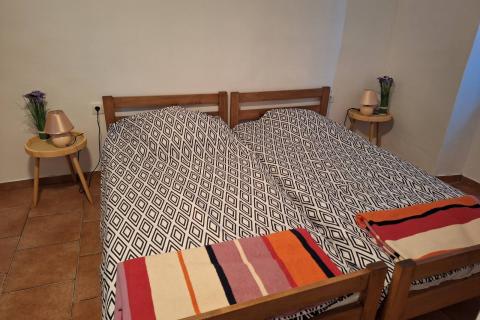 Draga Bašćanska - kuća u nizu 77,4m2, okućnica 29m2