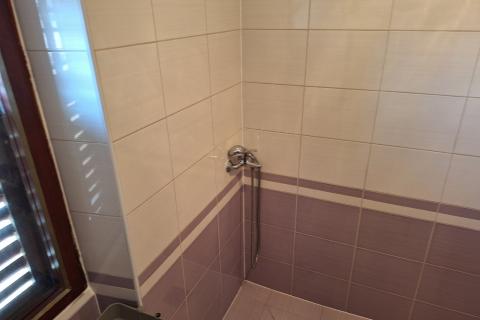 Draga Bašćanska - kuća u nizu 77,4m2, okućnica 29m2