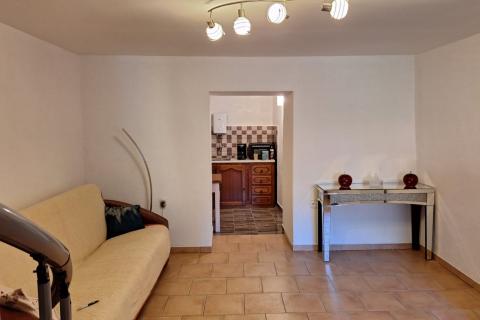 Draga Bašćanska - kuća u nizu 77,4m2, okućnica 29m2