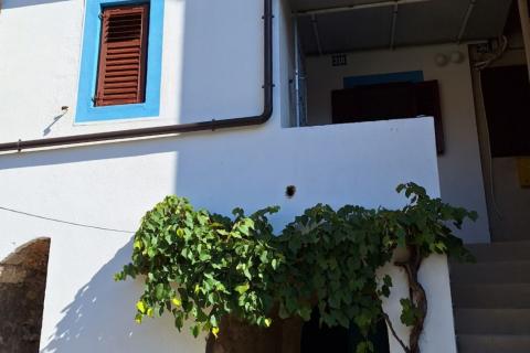 Draga Bašćanska - kuća u nizu 77,4m2, okućnica 29m2