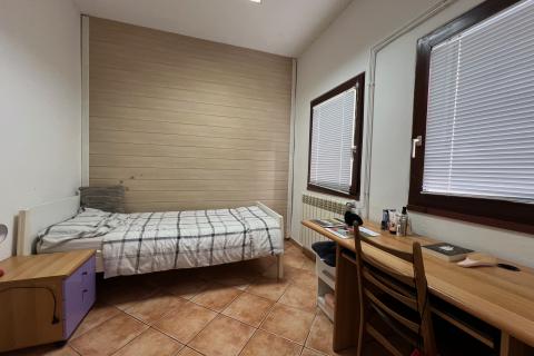 Istra,Pula - kuća sa poslovnim prostorom i dva stana