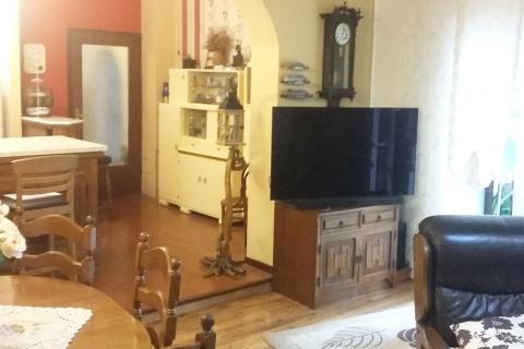 Istra, Umag - prizemlje s 2 stana, 50 m od plaže 