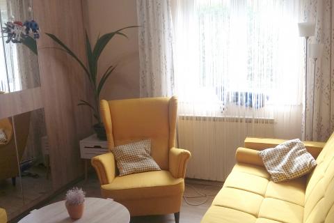 Istra, Umag - prizemlje s 2 stana, 50 m od plaže 