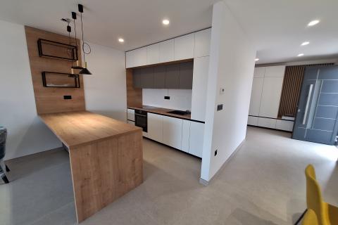 OPATIJA, Pobri - kuća u nizu za dugoročni najam