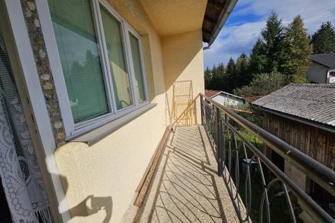 Useljiva dvojna kuća u Vrbovskom