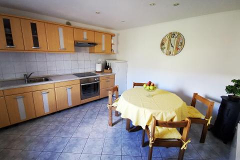 Bribir- 2 uređene kuće sa impresivnom okućnicom