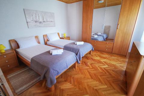 Bribir- 2 uređene kuće sa impresivnom okućnicom