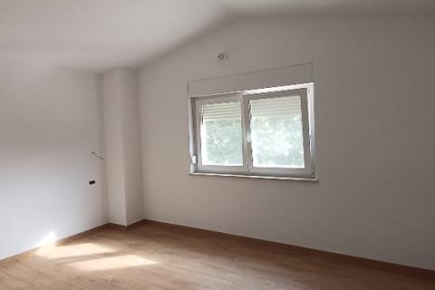 Istra,Štokovci-kuća s bazenom i okućnicom