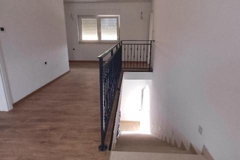 Istra,Štokovci-kuća s bazenom i okućnicom