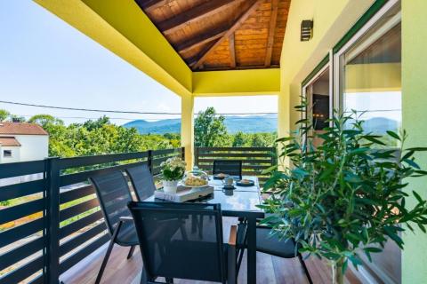 MATULJI, MUČIĆI - kuća s bazenom, dugoročno