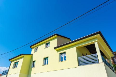 MATULJI, MUČIĆI - kuća s bazenom, dugoročno