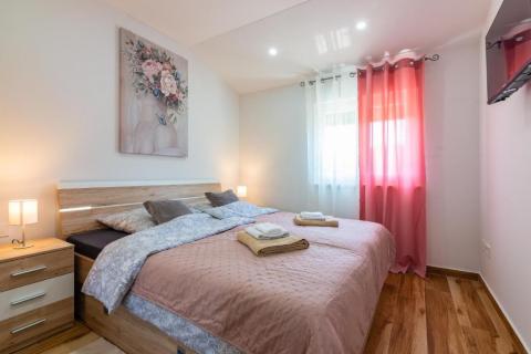 MATULJI, MUČIĆI - kuća s bazenom, dugoročno